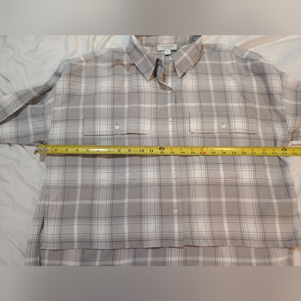 NWOT Women's Ann Taylor Weekend Plaid Gray & White Oversized Button Down Size M - Picture 6 of 7